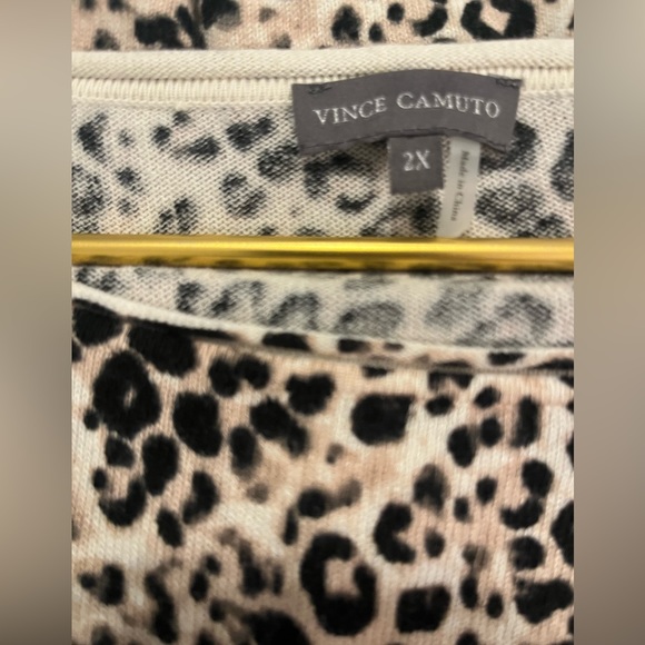 Vince Camuto size 2X animal print sweater - Picture 3 of 5